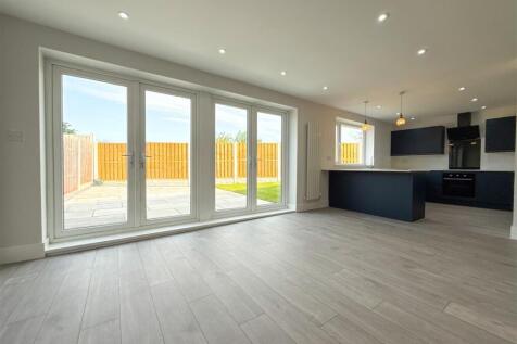 OPEN PLAN BREAKFAST KITCHEN FAMILY ROOM