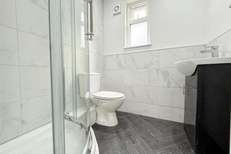 DOWNSTAIRS SHOWER ROOM