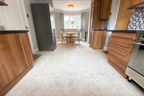 OPENPLAN KITCHEN DINING ROOM