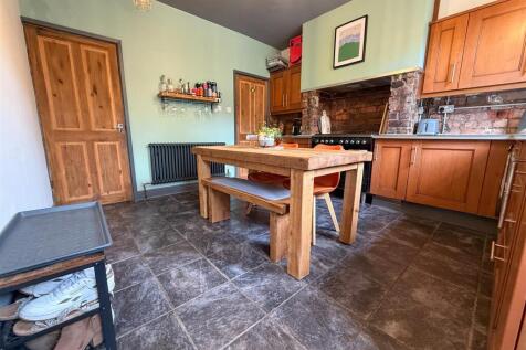 KITCHEN DINING ROOM