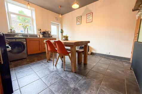 KITCHEN DINING ROOM
