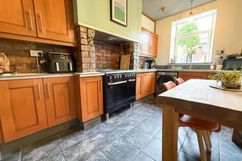 KITCHEN DINING ROOM