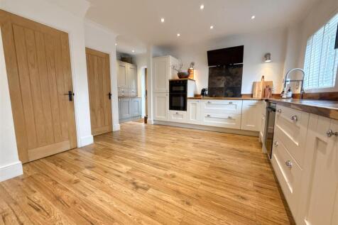 OPEN PLAN KITCHEN DINING ROOM
