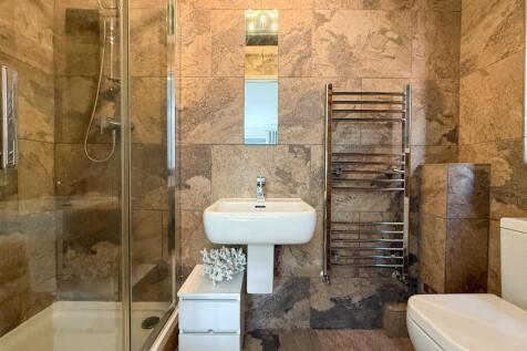 ENSUITE SHOWER ROOM