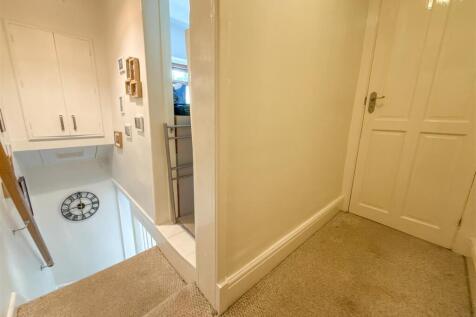FIRST FLOOR LANDING AND STAIRS