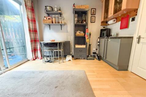 KITCHEN DINING ROOM