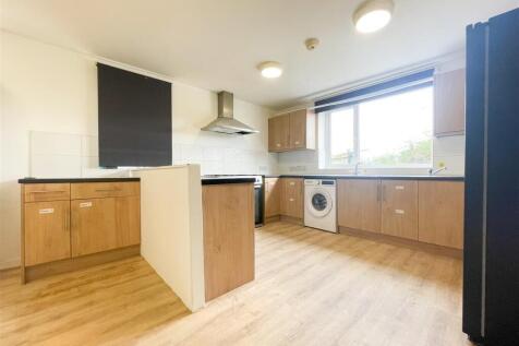 OPEN PLAN LIVING SPACE