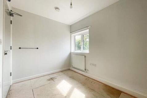 BEDROOM TEN