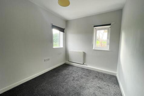 BEDROOM NINE