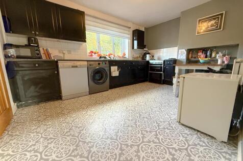 KITCHEN DINING ROOM