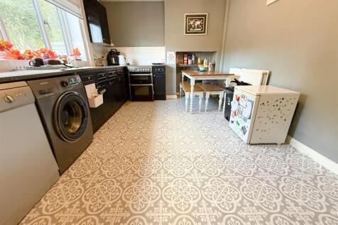 KITCHEN DINING ROOM