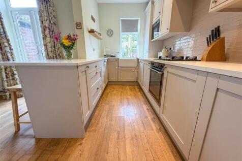 OPEN PLAN BREAKFAST KITCHEN DINING ROOM