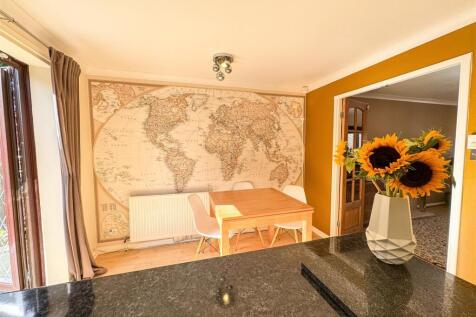 KITCHEN DINING ROOM