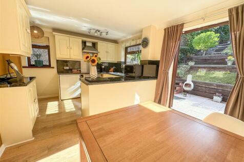 KITCHEN DINING ROOM