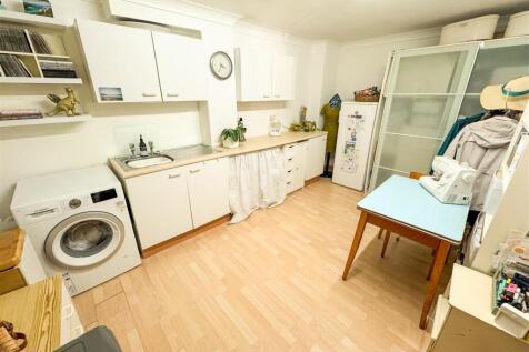 UTILITY AND CRAFT ROOM