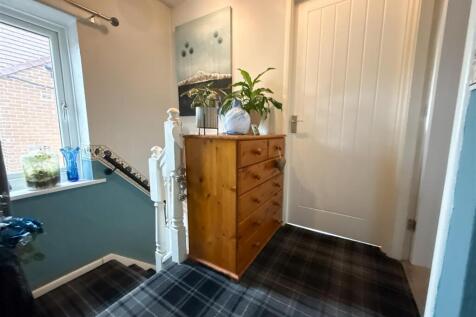 FIRST FLOOR LANDING AND STAIRS