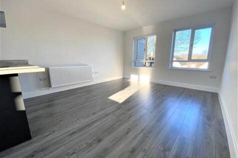 OPEN PLAN KITCHEN, DINING AND LIVING ROOM