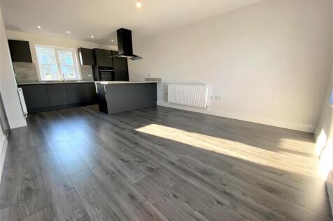 OPEN PLAN KITCHEN, DINING AND LIVING ROOM