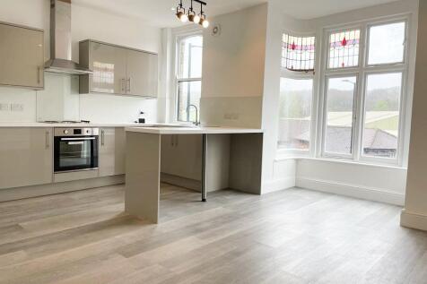 OPEN PLAN LIVING AREA