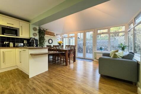 EXTENDED KITCHEN FAMILY ROOM