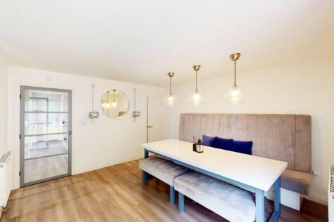 Dining/Kitchen