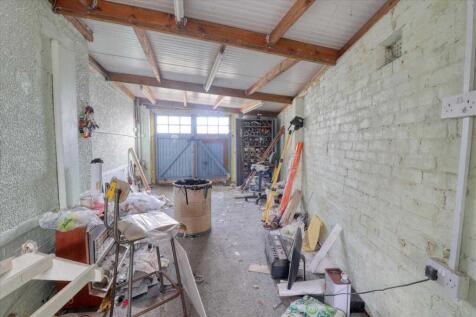 Garage/Workshop