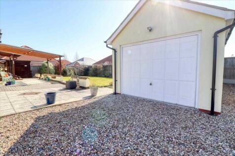 Detached Garage