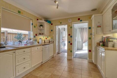 Kitchen /