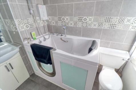 En-Suite Bathroom