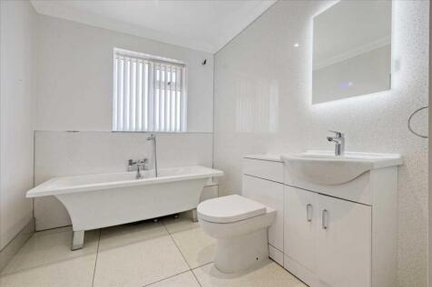 En-Suite Bathroom