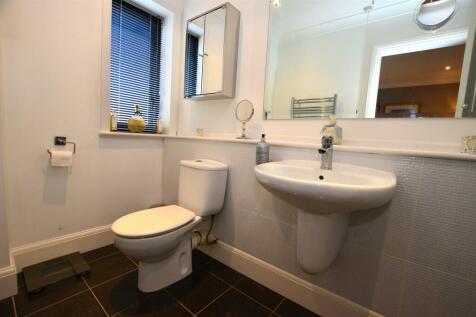 Shower Room/En Suite
