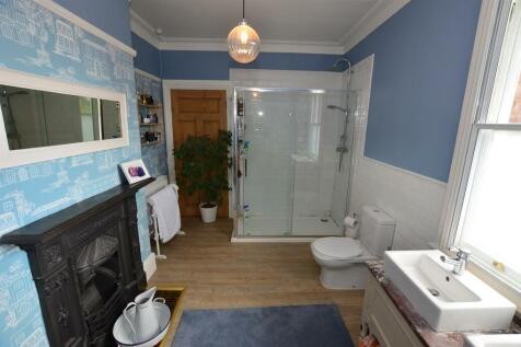Shower Room/En Suite