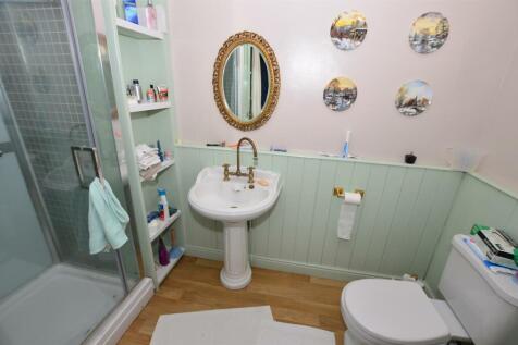 Shower Room/En Suite