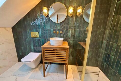 Shower Room/En Suite