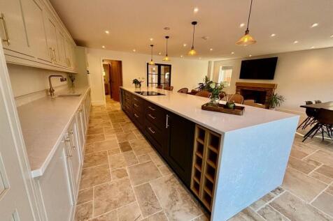 Kitchen/Breakfast Area