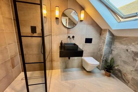 Shower Room/En Suite