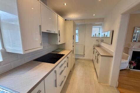 Superior Fitted Kitchen