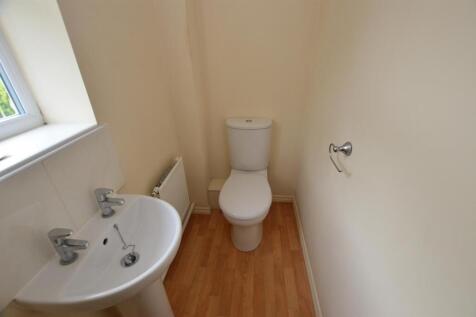 Guests Cloak Room/WC