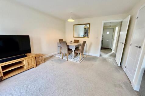 Lounge / Dining Room