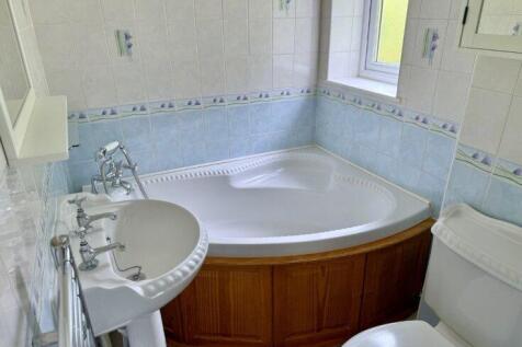 Shower Room/En Suite