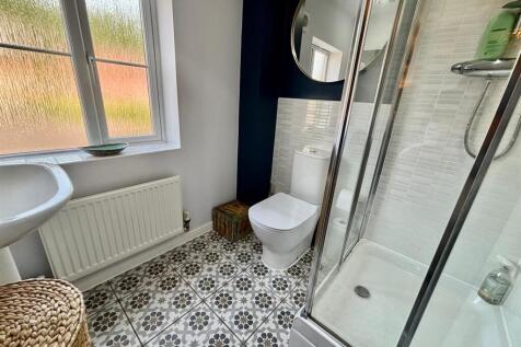 Shower Room/En Suite
