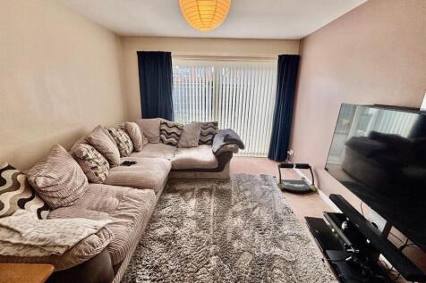Louge / Dining Room