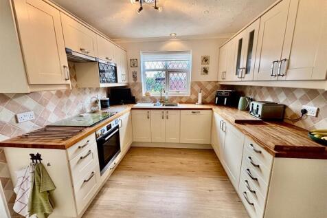 Fitted Kitchen