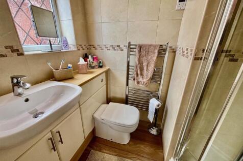 Shower Room/En Suite