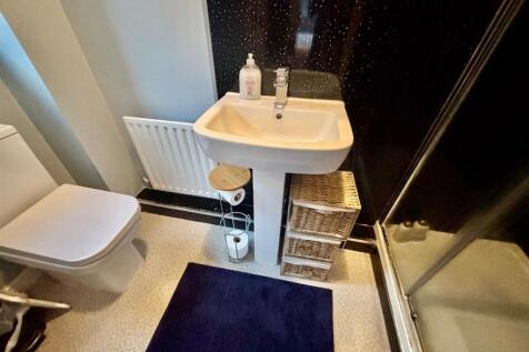 Shower Room/En Suite