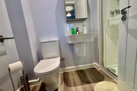 Shower Room En-Suite