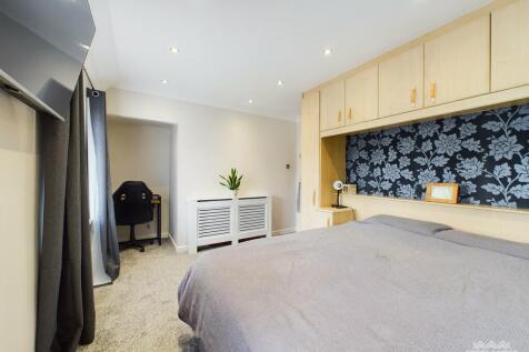 Bedroom 1b
