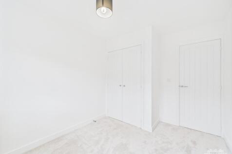 Bedroom 2(2)