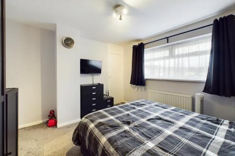 bedroom 1 again