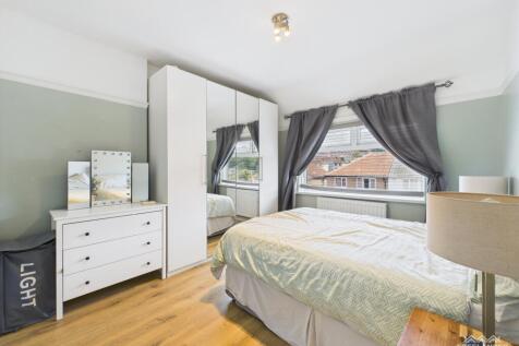 bedroom 1 without su